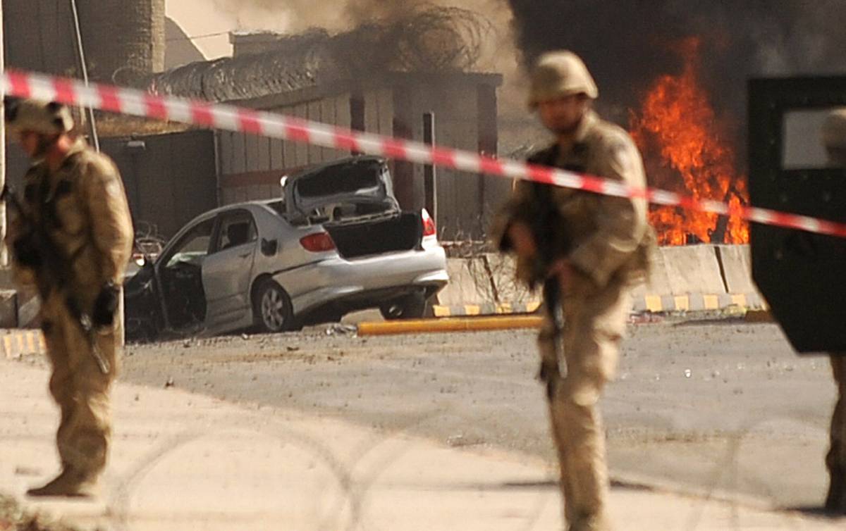 Kabul, attacco kamikaze 
all'aeroporto: due morti 
Rivendicato dai talebani