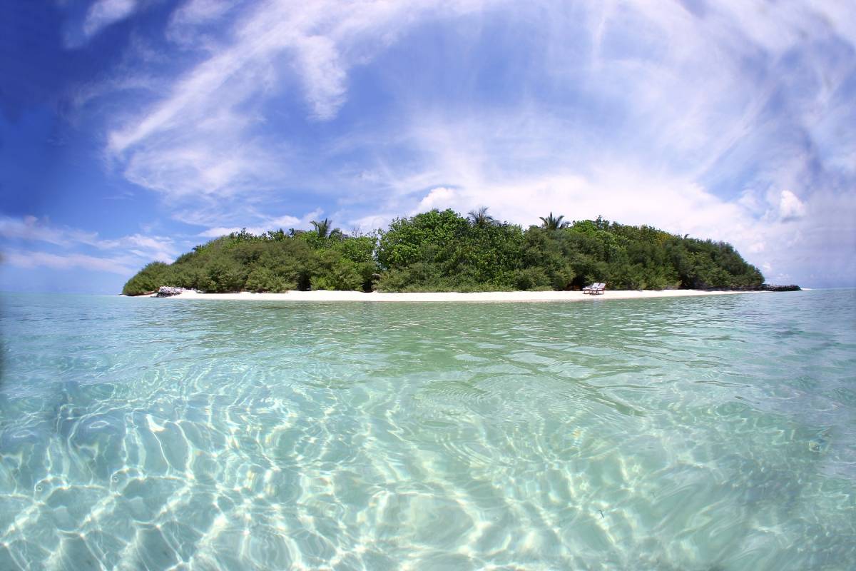 Tassa verde alle Maldive: 
per "arginare" l'Oceano