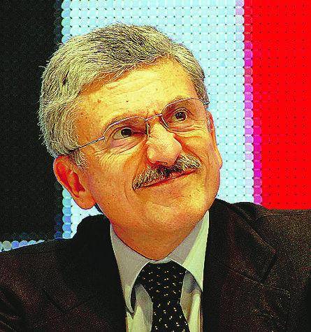D’Alema sogna gli Esteri. Nella Ue