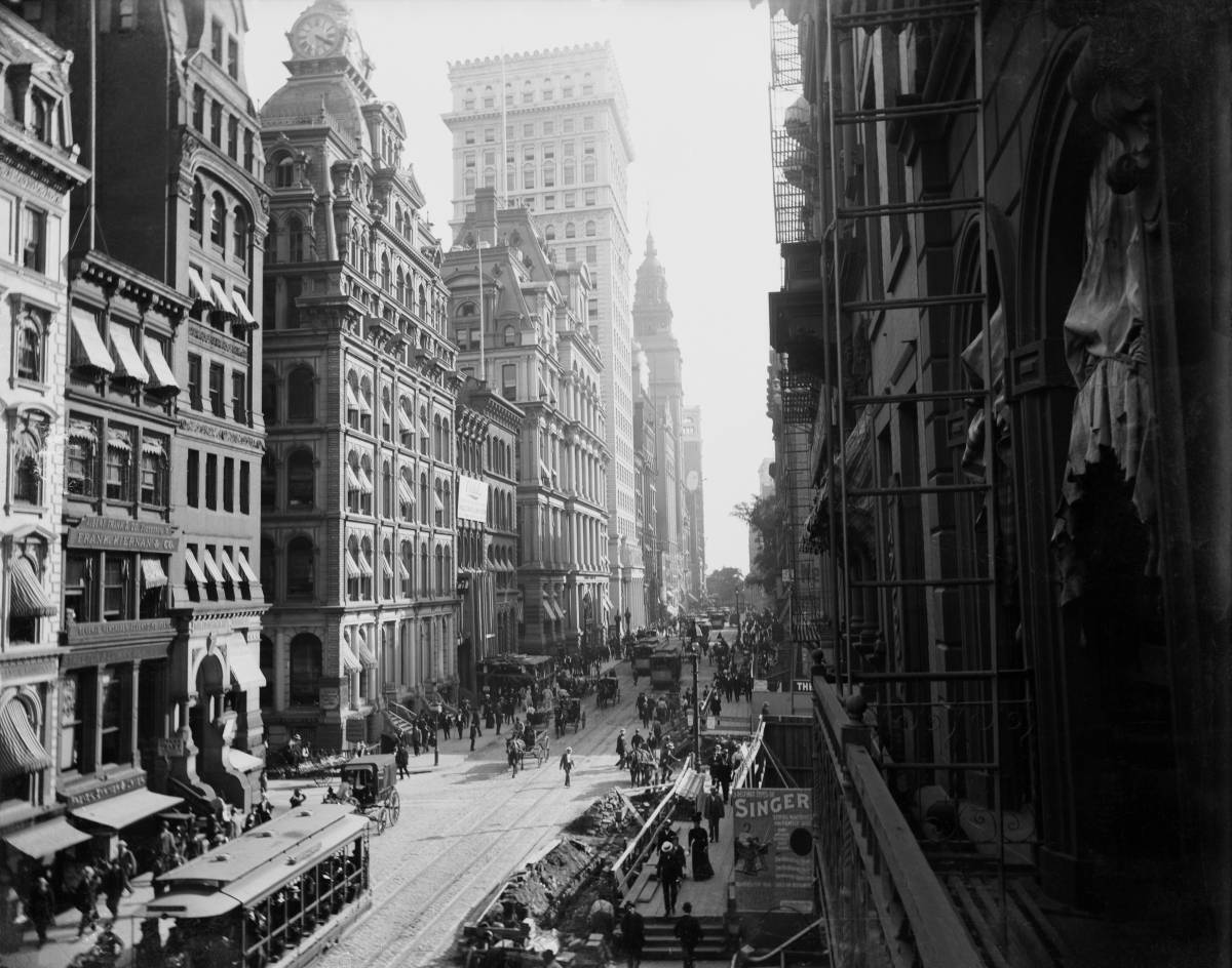 New York risorge sempre 
Elogio della Grande Mela 
a otto anni dalla tragedia
