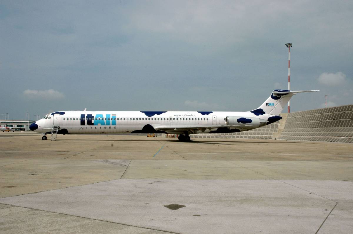 Fiumicino: un guasto 
al carrello dell'aereo 
atterraggio d'emergenza