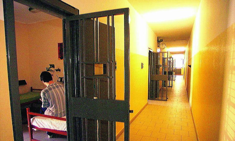 Albanese ottiene gli arresti domiciliari. In carcere