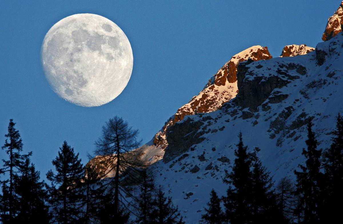 C'è acqua sulla Luna: le prove