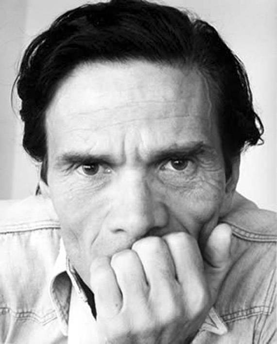 La lezioni di Pasolini, a sinistra 
prendono lucciole per lanterne