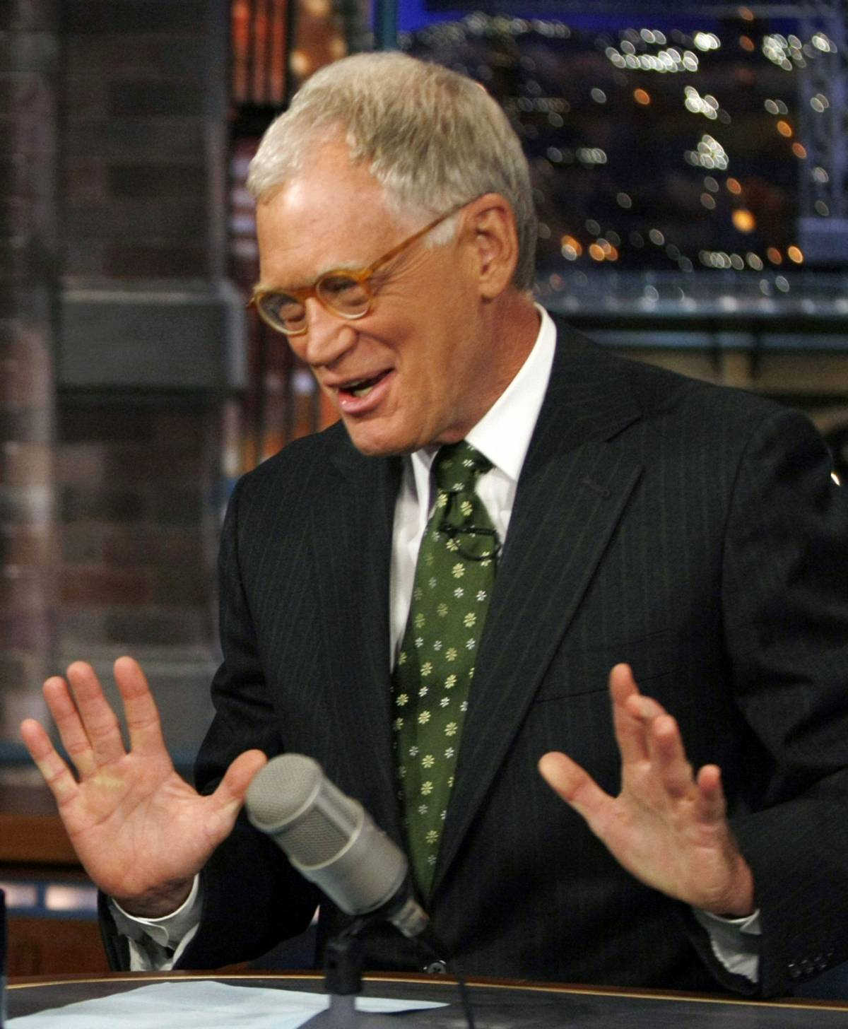Letterman denuncia in diretta: 
"Ricattato per le mie amanti"