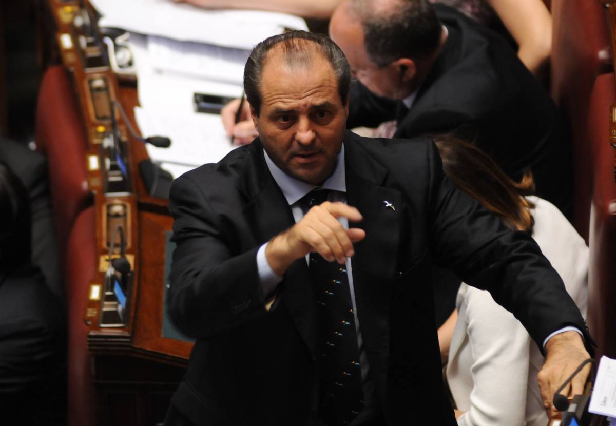Scudo fiscale, procura 
indaga su Di Pietro: 
"Offese a Napolitano"