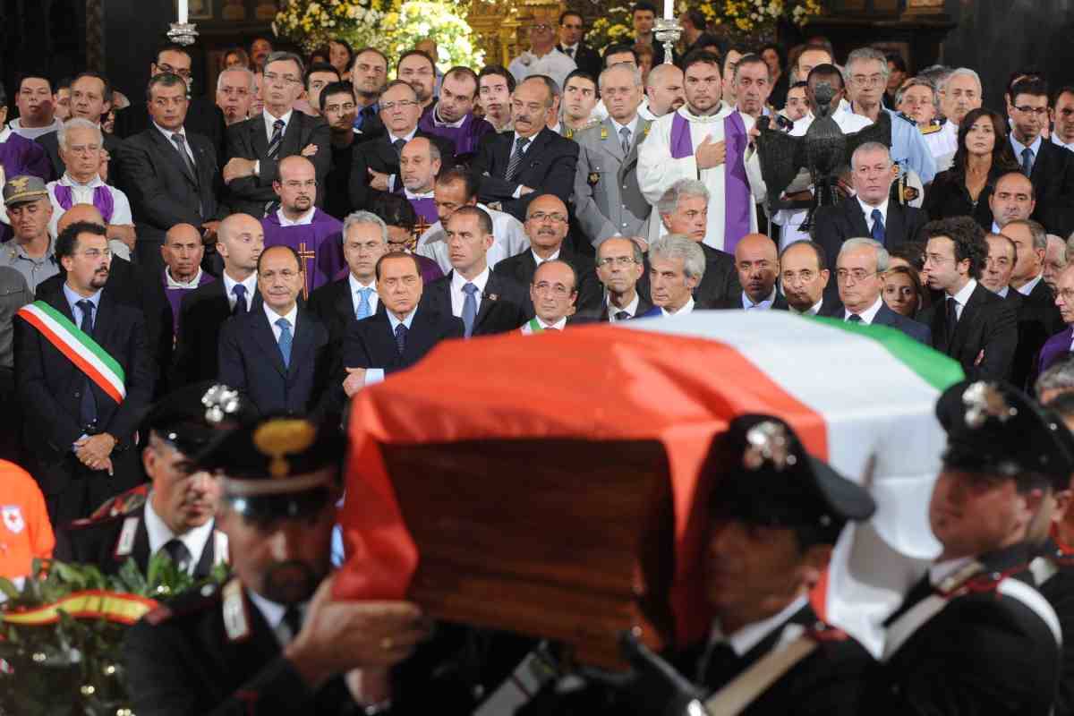 Messina, quei funerali senza Napolitano 
E la sinistra ora accusa il Giornale