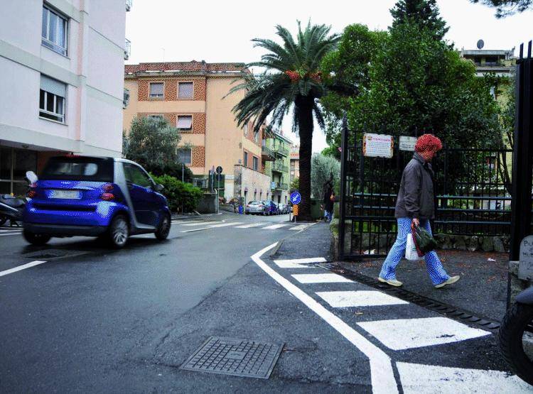 «Via Fabrizi torni sicura prima che qualche bimbo rischi la vita»