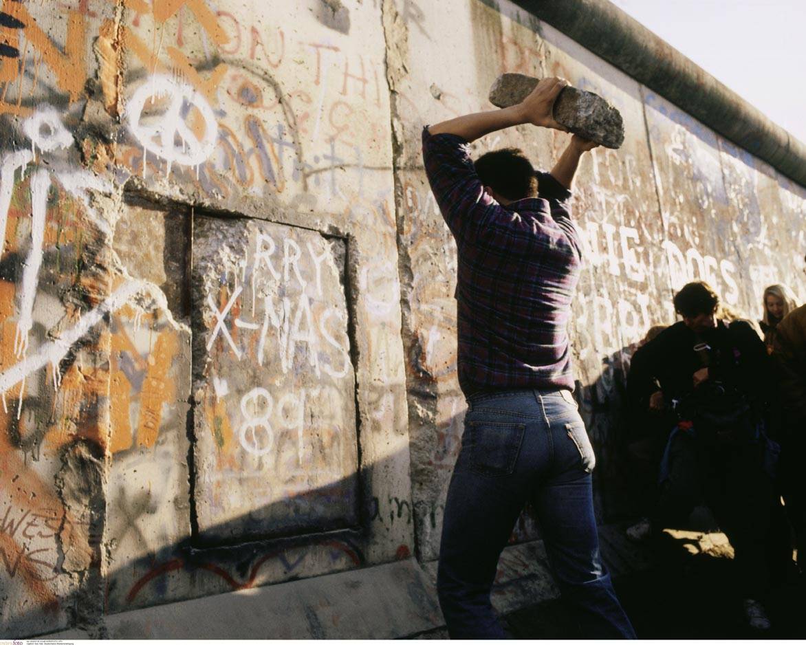 Quando 20 anni fa volai a Berlino a picconare il Muro