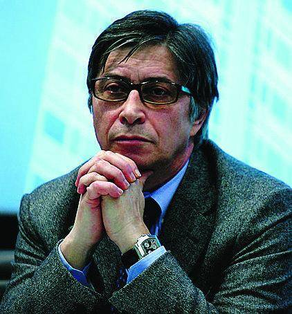Errani finanzia Errani, pressing Pdl