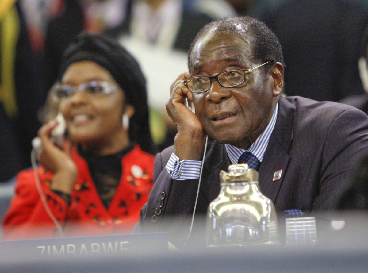 Mugabe, l'uomo forte tra corruzione e diritti umani