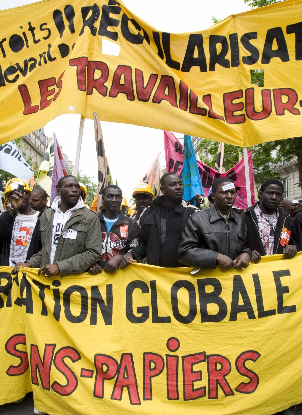 Francia, linea dura sull'immigrazione 
Lavoro ai clandestini? Azienda chiusa