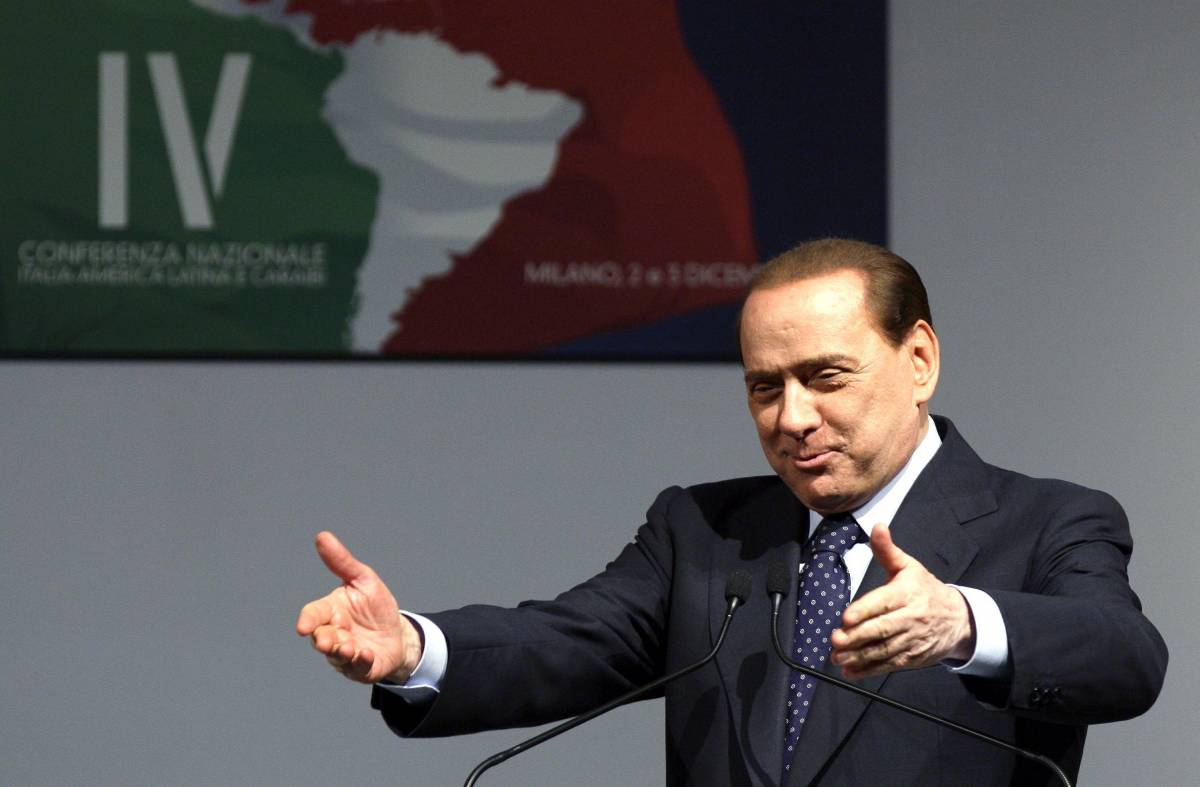 Berlusconi: "Preparo la valigia e vado a Panama"