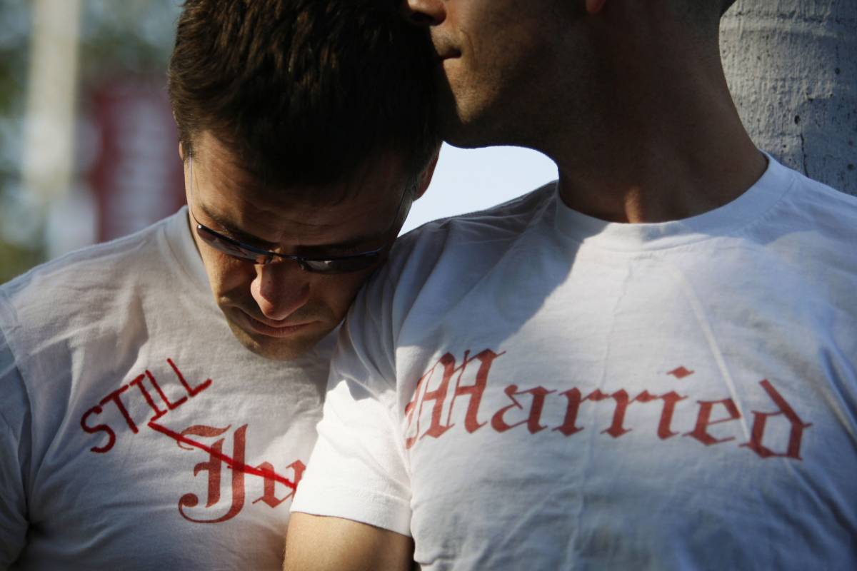 Usa, il senato di New York  
boccia i matrimoni tra gay 
Bloomberg: "Sono deluso"