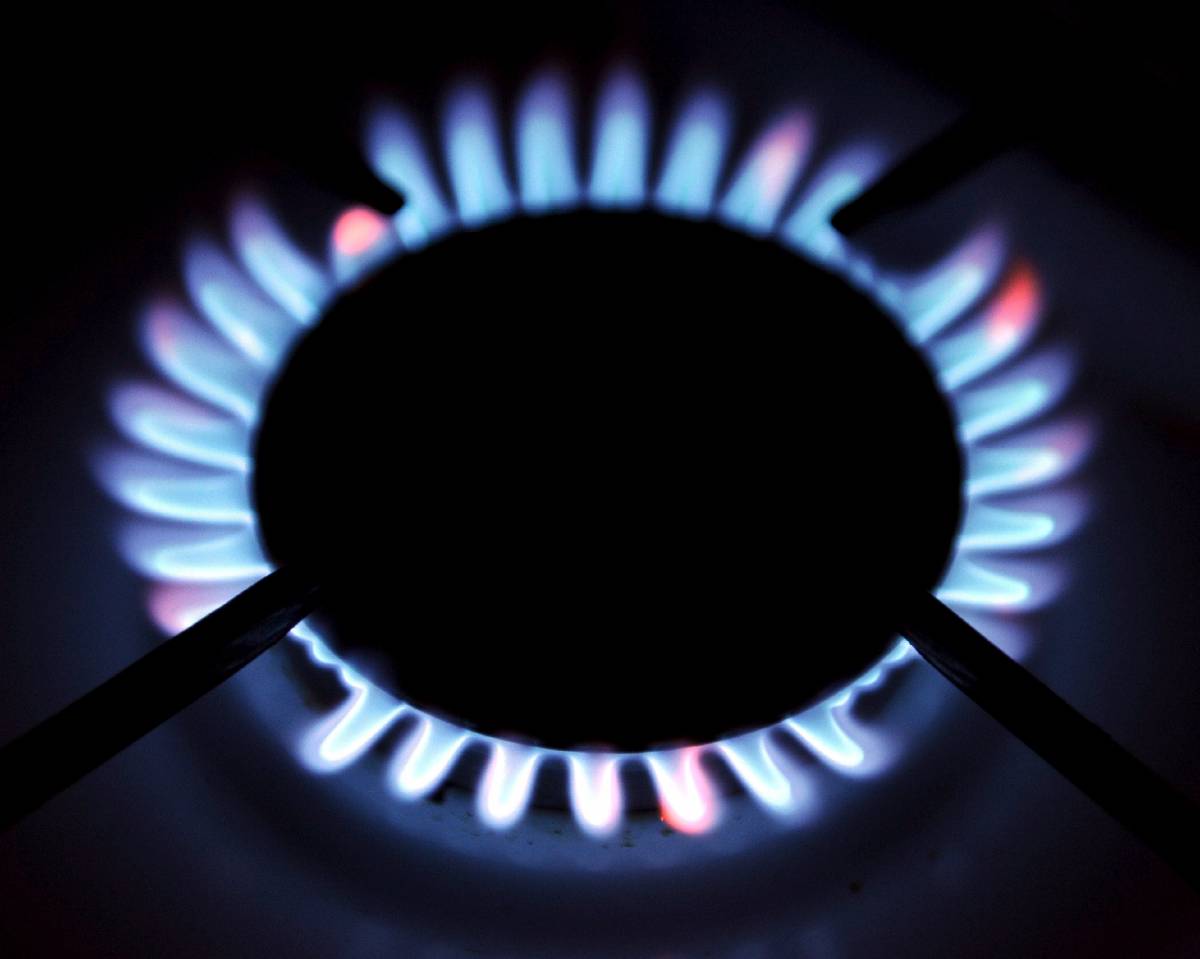 Gas, bolletta più salata 
Rincari a gennaio: 3% 
Ferme tariffe della luce