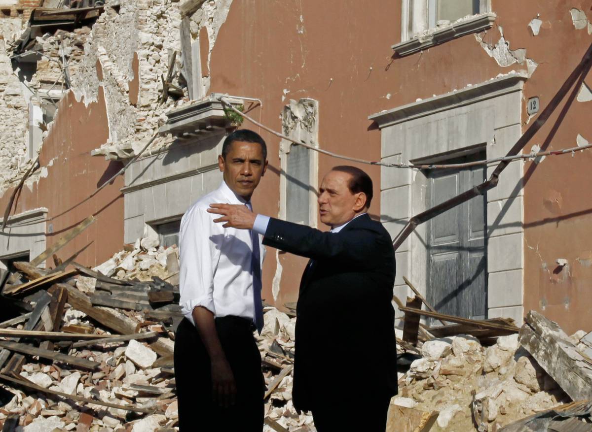 La "svista" di Obama:  
dimenticati i soldi 
per il sisma dell'Aquila