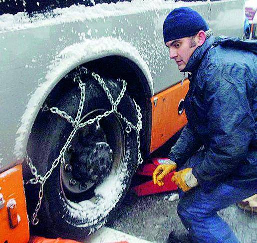 Il rischio neve riduce gli autobus e chiude le scuole (forse)