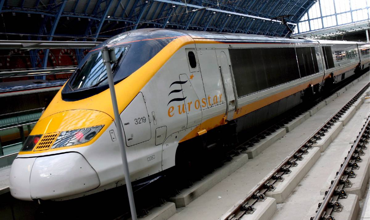 Paura sotto la Manica 
Fermi quattro Eurostar