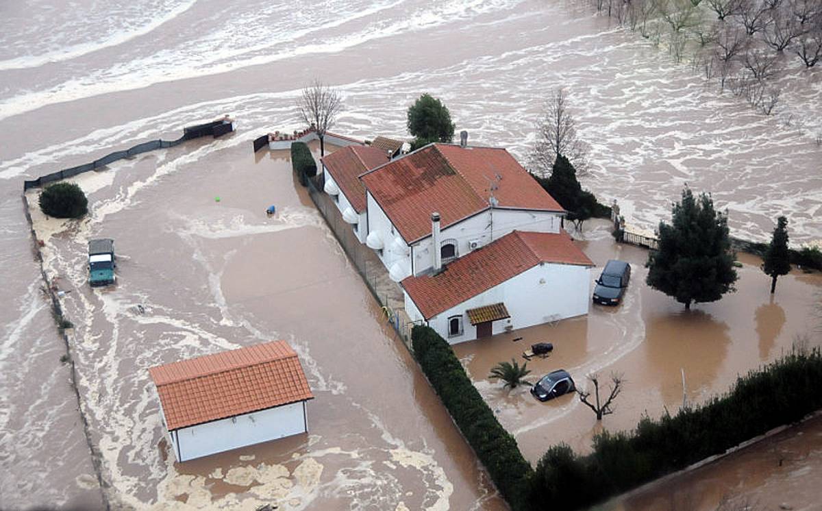 Maltempo, ancora allerta 
in Toscana per Serchio 
e lago di Massaciuccoli