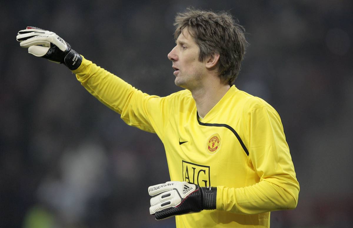 La moglie è gravemente malata: 
Van Der Sar lascia lo United