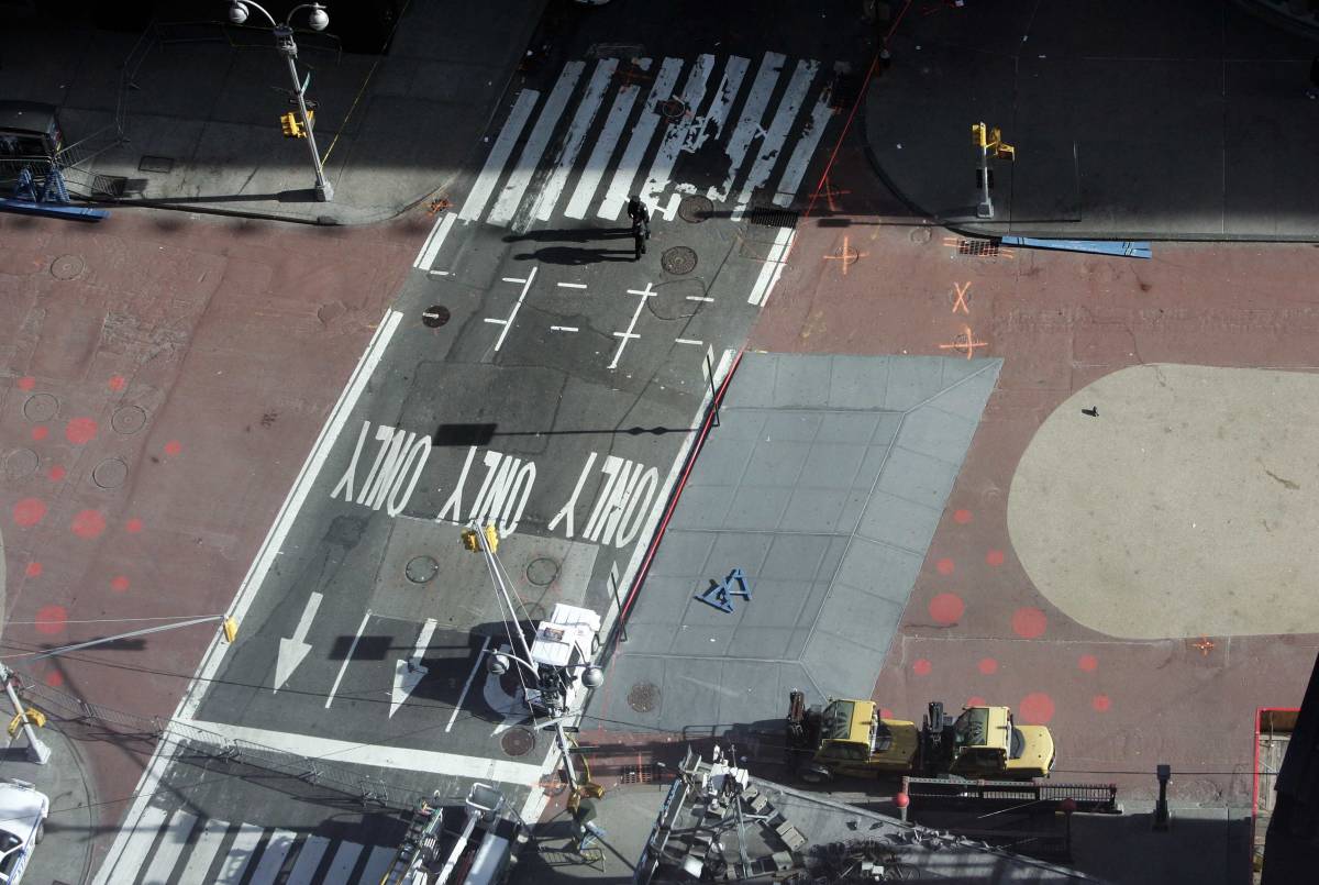 Terrorismo: allarme bomba a New York 
auto sospetta, bloccata Times Square