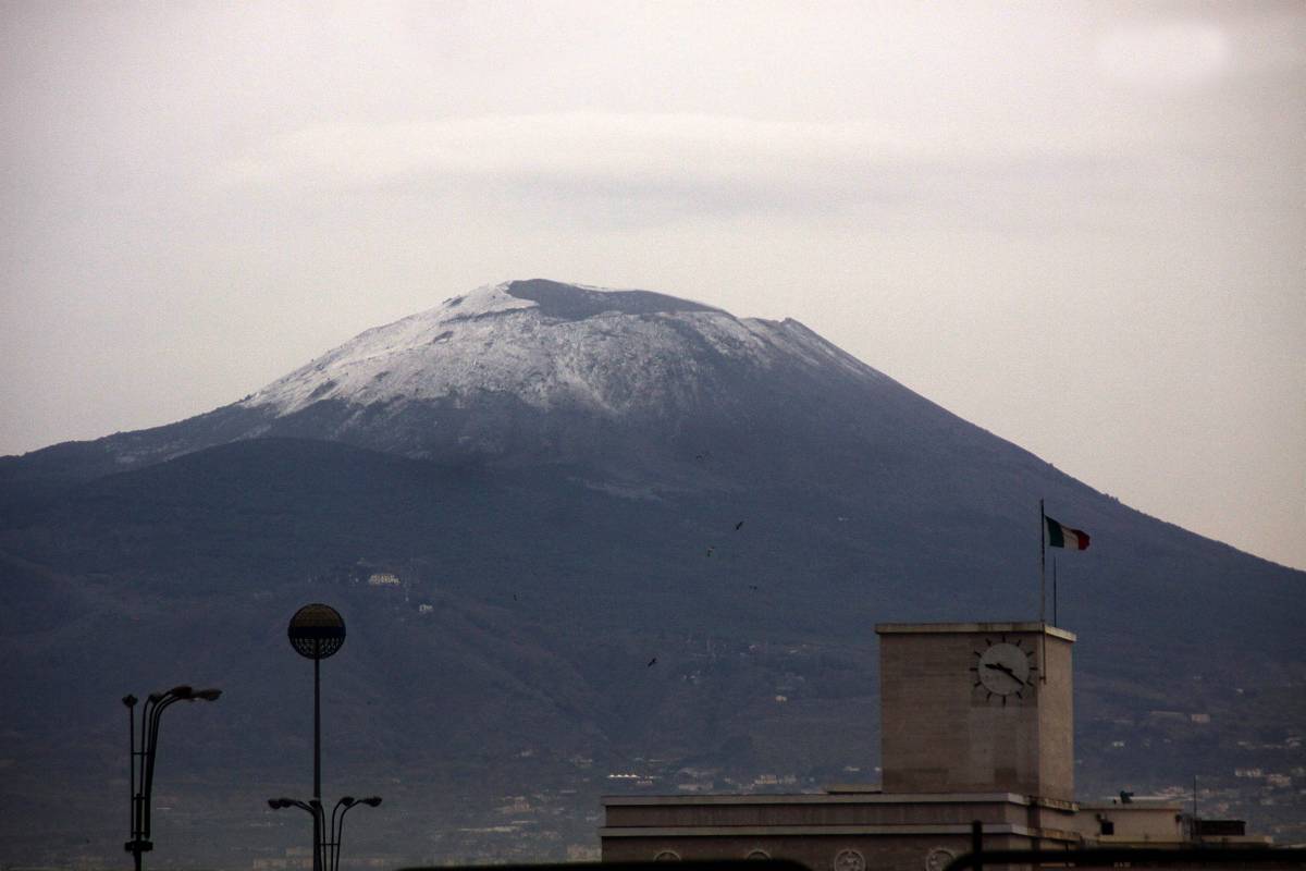 L'allarme degli esperti: "Attenzione al Vesuvio, è a rischio eruzione"