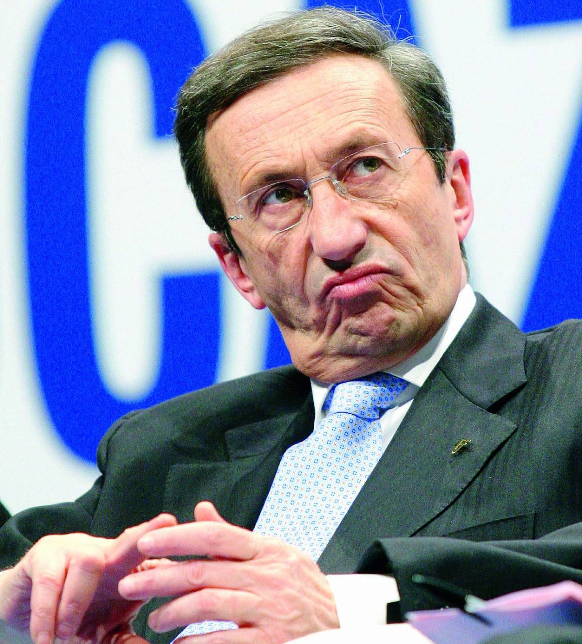 Un invito a Fini e a Feltri: «Discutiamone a tavola»