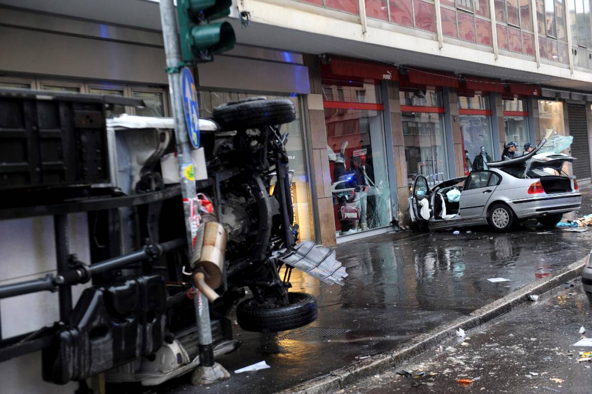 Incidente in centro: 1 morto, 5 feriti