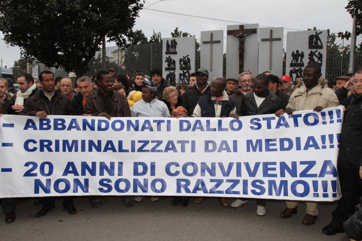 L'Osservatore Romano accusa: "Italiani razzisti" 
E Napolitano: "A Rosarno oscurata la legalità"