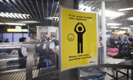 New York, allarme e caos all'aeroporto Jfk: 
"Falla nella sicurezza"