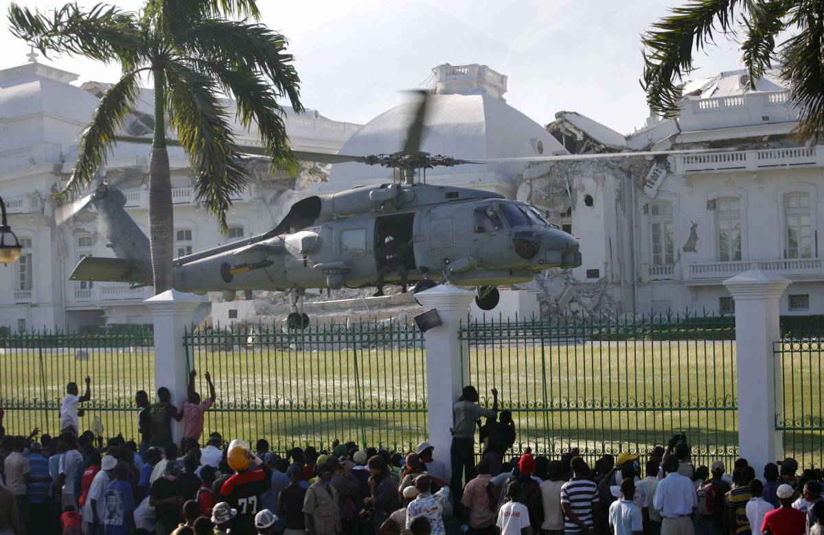 Haiti, il governo manda Bertolaso 
Berlusconi: "Manca il coordinamento"