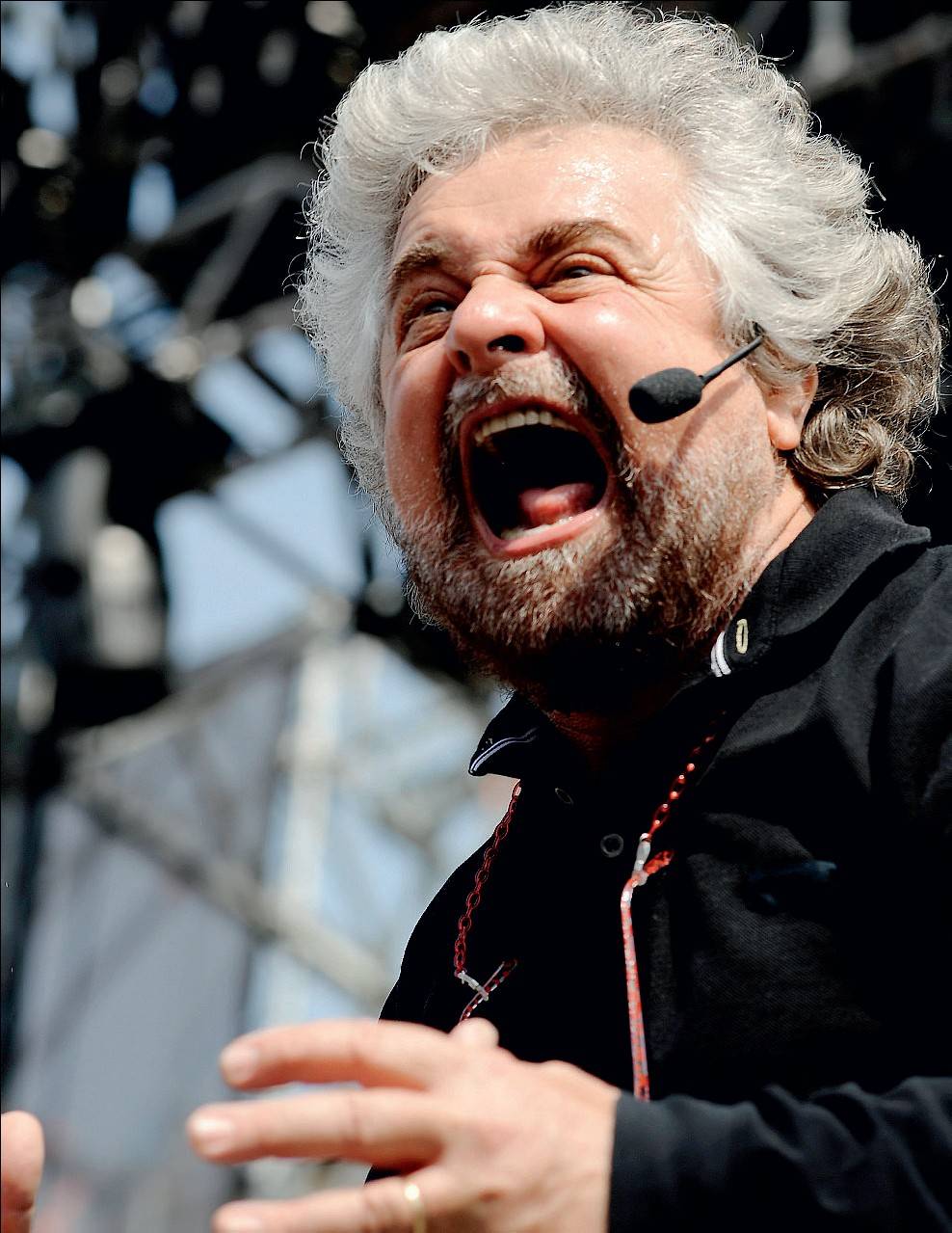 Grillo, va in tour all’estero 
per sputtanare l’Italia