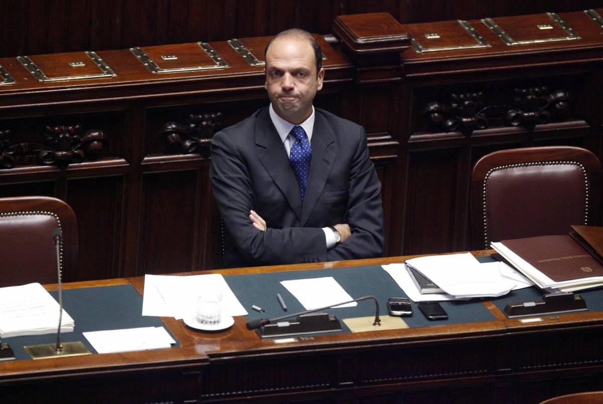 L'Anm: "Il processo breve è una resa al crimine" 
Alfano perde la pazienza: plateali mistificazioni