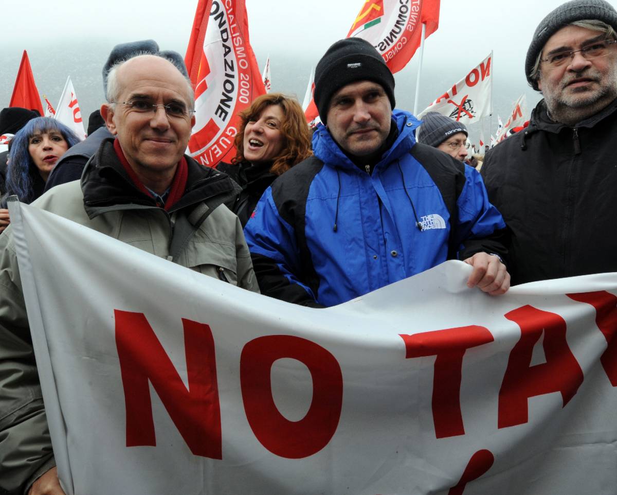 No-tav ancora in piazza 
Matteoli: "Una minoranza 
non può bloccare il Paese"