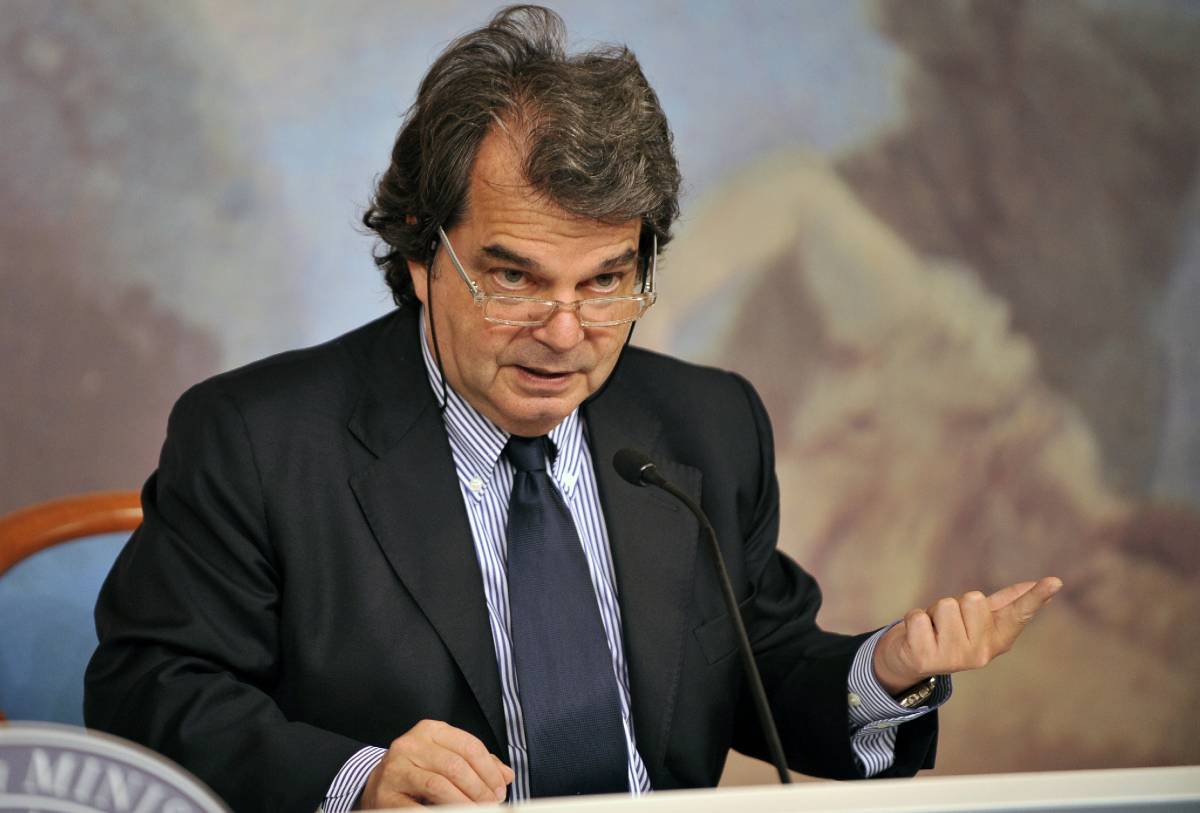 Brunetta: "500 euro al mese ai bamboccioni" 
Palazzo Chigi frena: "Un'idea mai concordata"