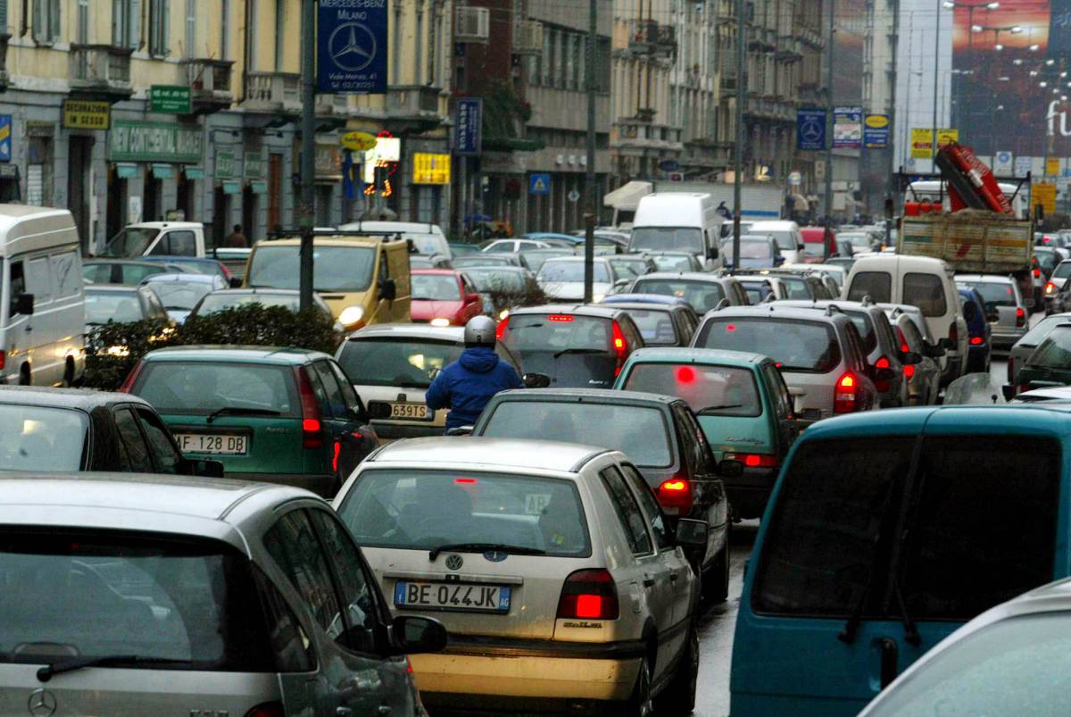Smog, ecco tutte le modalità 
del blocco auto a Milano