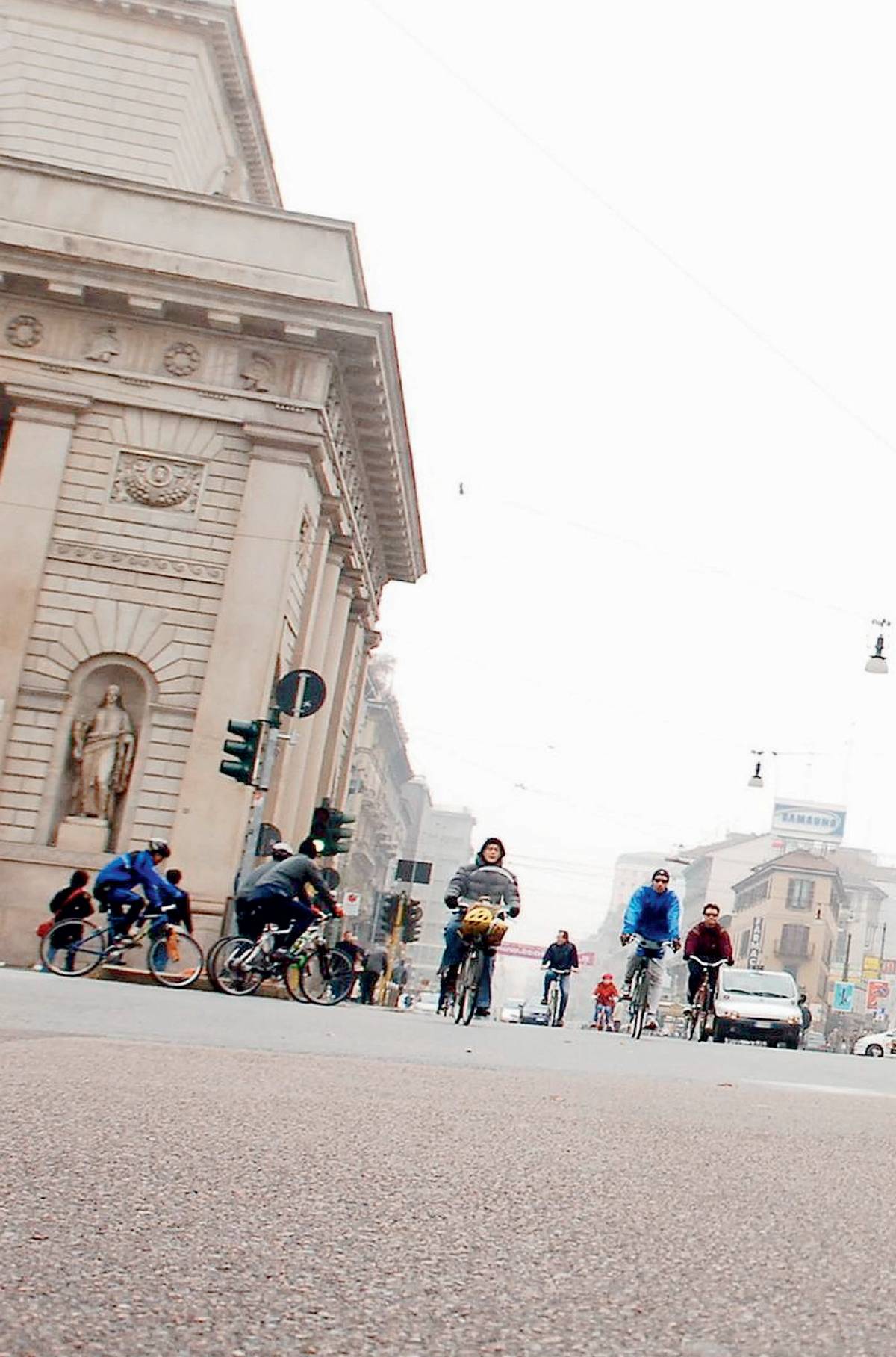 Niente auto, domani Milano pedala 
Istruzioni per sopravvivere