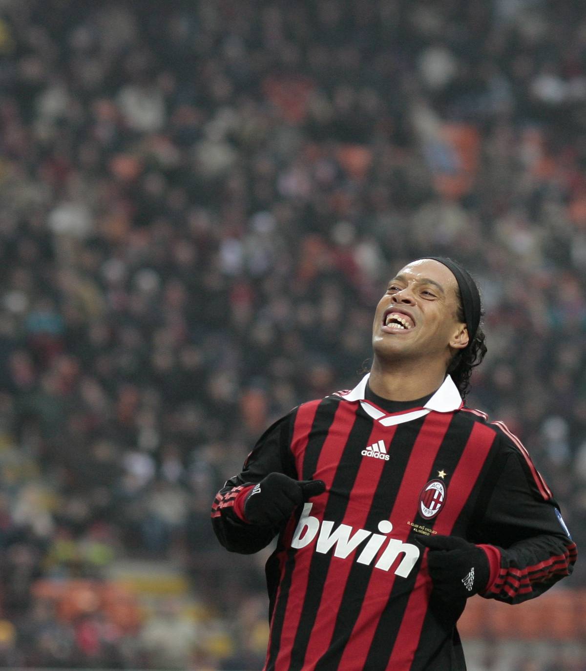 Ronaldinho, sventata truffa: 
furto hacker da 800mila euro