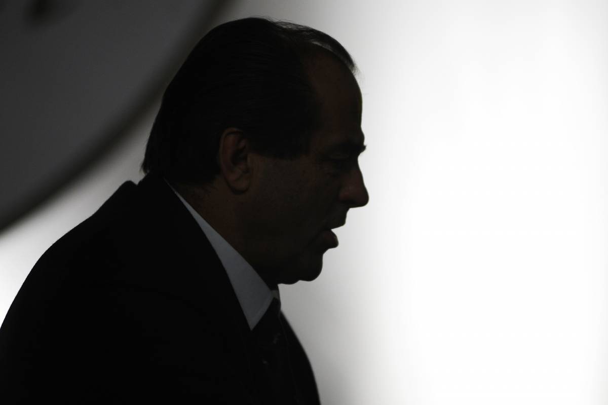 Di Pietro: "Tutti uniti per gettare a mare Silvio"