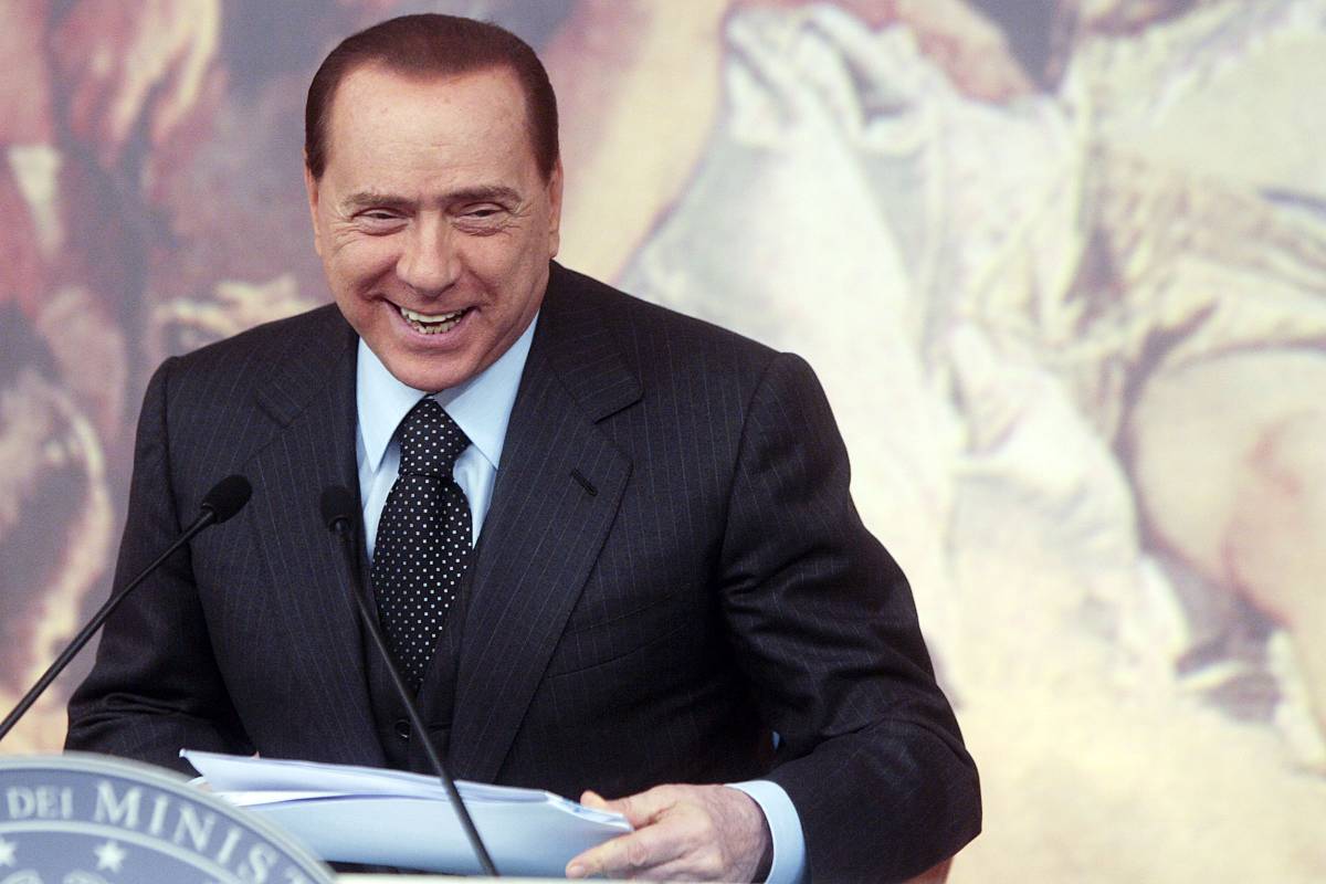 Berlusconi: "Tasse abbassate anche con la crisi"
