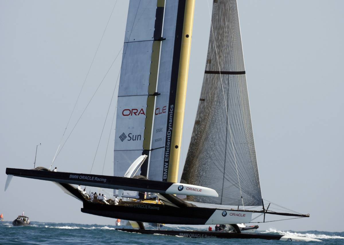 America's Cup, Bmw Oracle "vola" 
Alinghi 5 battuto a Valencia