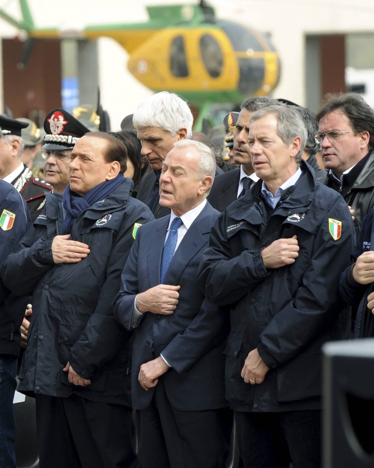 Letta: "La spa anti disastri non sarà mai privata" 
Berlusconi: "Dai magistrati azioni a orologeria"