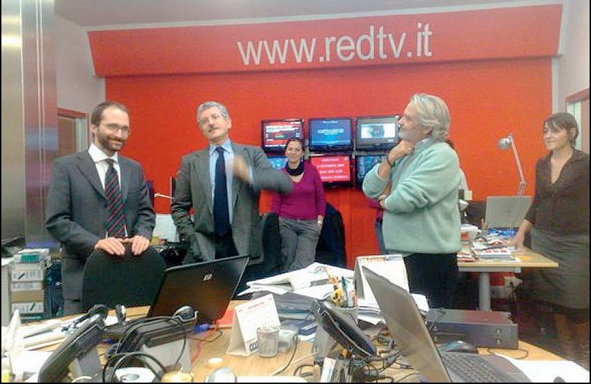 D’Alema spegne Red tv: 14 a casa