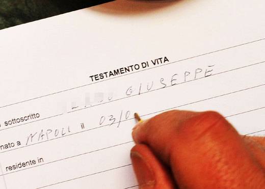 Cambia il biotestamento: 
"Nutrizione va interrotta 
quando non è efficace"