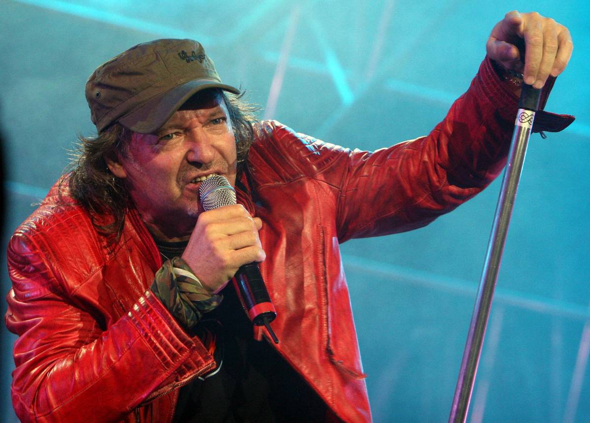 Sorpresa, Vasco Rossi va al massimo anche da poeta