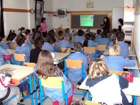 Novara, violenze a scuola: 
bambini spogliati in classe  
E il direttore: "Sconvolto"