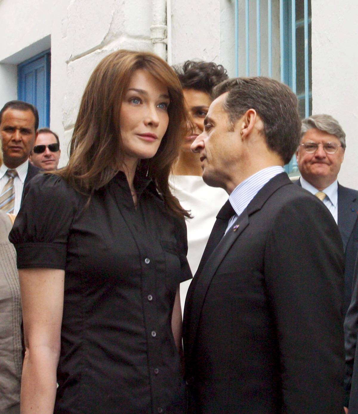Francia, il tormentone Sarkozy-Bruni 
Intervista tv di Carla: "Mi fido di lui"