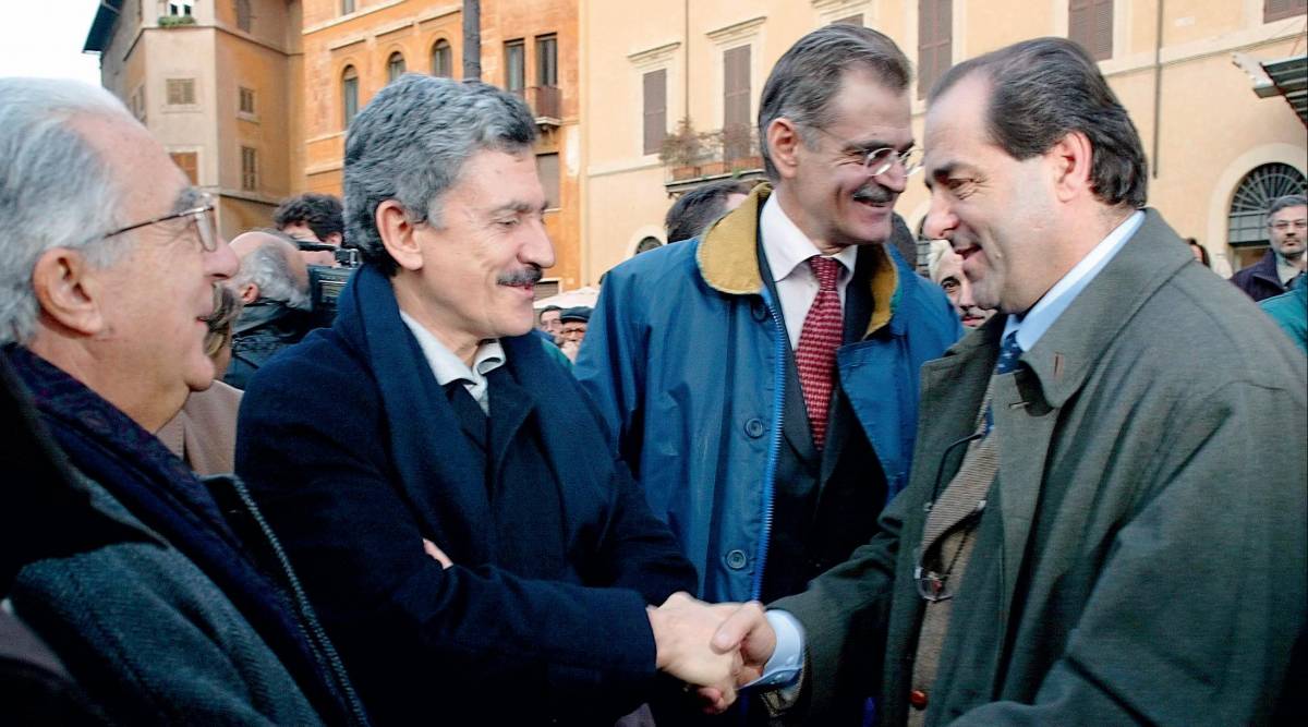 D'Alema e Di Pietro uniti in piazza contro il Cav