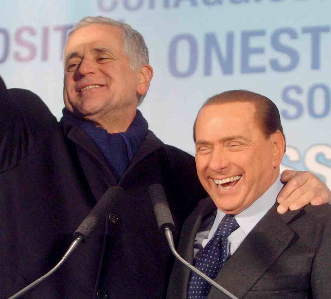 Berlusconi promuove gli imprenditori lombardi: "Avete battuto la crisi"