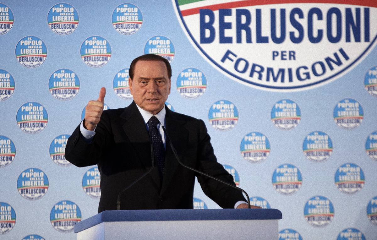 Berlusconi: "Democrazia violata dai pm rossi"